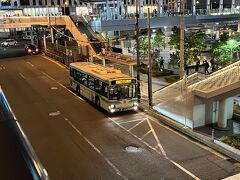 8/17   20:41   大阪駅
25分程で大ターミナル大阪に帰ってきました。
僕が乗ったバスには途中のバス停から数人乗ってきました。