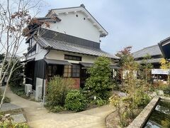 蔵をリノベしたお店やレストランがたくさんあります。