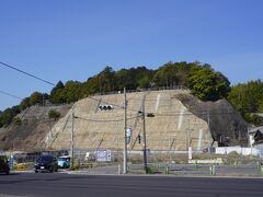 その足で向かう亀居城
あの山の上ですね。