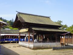 厳島神社の能舞台です