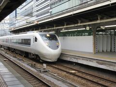 名古屋駅で金沢に行くしらさぎ号に遭遇しました。
まだ、この頃は北陸があんな事になるとは思ってもいませんでした。