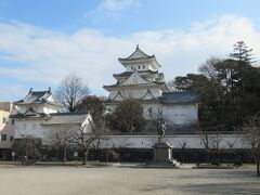 大垣城址。
年末年始休みで建物は入れませんでした。