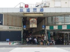 　次に向かったのは旦過市場。昭和レトロ溢れる市場の様子は４トラベルでも紹介され、小倉で一番来たかった場所です。