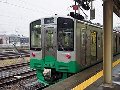 えちごトキめき鉄道で春日山駅から再び直江津駅へ。