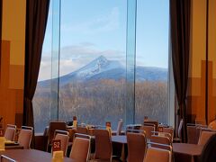 窓から見える駒ヶ岳