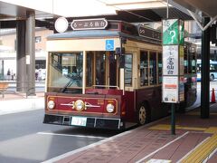 仙台駅に戻り、観光スポットを巡回するバス「るーぷる仙台」に乗車しました。
かなり混んでいたので、先発のバスは満車で乗れず、１本後のバスに乗車しました。
