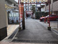 「街道から見た走水神社」