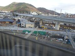 福島駅を過ぎて山形新幹線の福島アプローチの工事が見えました
