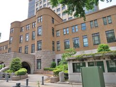 　昭和4年に建てられた官庁建築、旧横浜地方裁判所です。