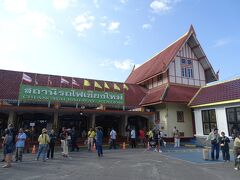 こちらがチェンマイの駅舎。