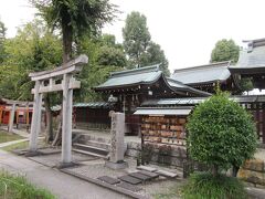 生国魂神社の中にある摂社・末社のひとつがこちらの八幡宮で、城方向と書いて「きたむき」と読ませるようで、最初は「しろほうこう」と読んでしまいました。大阪城は北東方向なのですが、「きた」と読むようになったいわれは何か、北政所にちかむのかなど考えてみましたが、結局分かりませんでした。鞴神社同様に立派な社殿で見ごたえがありました。