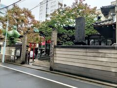 東京の地下鉄「小伝馬町」からほど近い場所にあるこちらの日蓮宗の【身延別院】にも立ち寄りました。