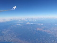富士山が綺麗に見えます
右窓側に座席指定をした甲斐がありました。