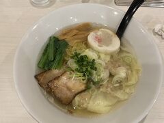 夜ごはんはつけなかったので
サクッと塩ラーメン。