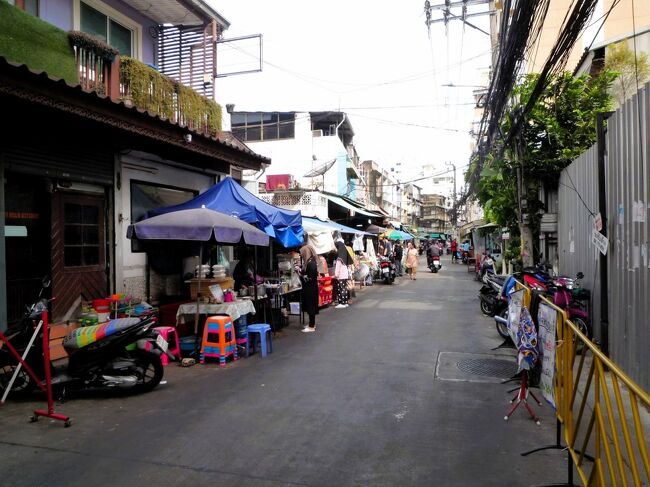 下町っぽい所を通り、