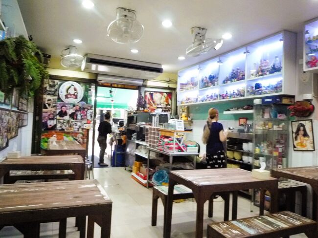 お店の雰囲気はローカル感タップリです。<br />行った時は誰もいませんでしたが、その後お客さんが来店してきました。