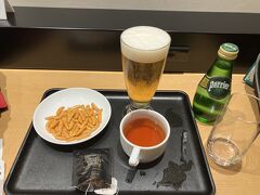 成田空港国内線 JALサクララウンジ