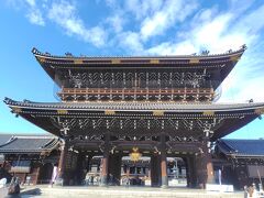 京都駅まで歩いてると東本願寺があった！そういえば東本願寺って行ったことないな、ってことで入ってみる
