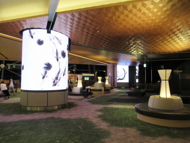 和風なイメージのスペースに椅子席がありました