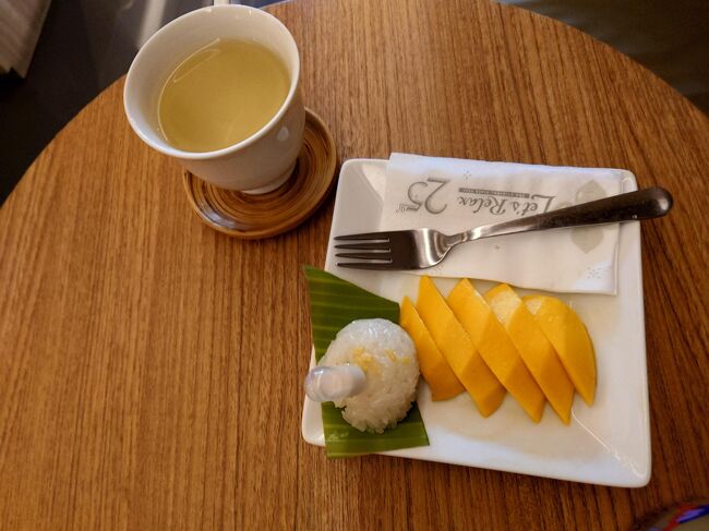 マンゴのみ食べました。<br />ホテルでスーツケース受け取ってBTSパヤタイまで。