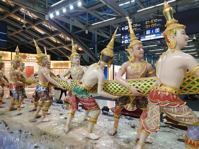 ベトナム空港でホーチミン経由して関西空港にかえりました。下痢はすっかりなおりました。次からは、持ち歩くバッグに薬一式いれておくことにしました。餌はチュールを主体に、寺などの餌いれにたんぶんしてくるためのカリカリを持参することに。また、猫の大袋とバッグを２メートルほどのひもでコネクトできるよう手芸をしておくことにします。（レストランでも忘れたこと、2回ありました）