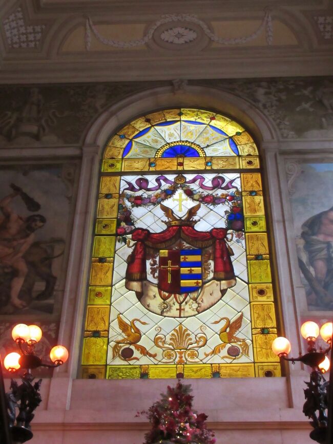 ステンドグラスがあったり