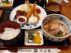 夕飯は名古屋駅のエスカですませました
やぶ福の名古屋名物セット