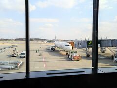 成田空港T1からスタートです。
友人たちとは成田空港で集合。

航空会社はエアプサンという韓国のLCCで行きます。
成田から2時間30分のフライトです。