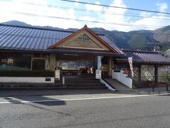 さァ、日本三名泉の一つを楽しむヨ！
まずは、クアガーデン露天風呂で。