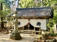 14:10
さて、鞍馬寺散策最後のスポットである｢奥の院魔王殿｣に到着。
650万年前に金星から地球に降り立った魔王尊が祀られているといわれる場所だそう。