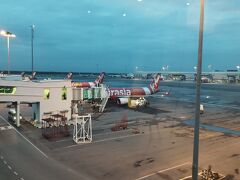 朝7時前、クアラルンプール空港にランディングしました。
いやーよく寝られました。