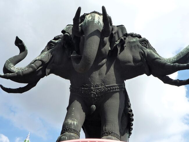 アップにすると怖いです。