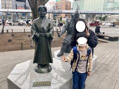 10:30過ぎに静岡駅に到着。
｢竹千代君・今川義元公像｣が出迎えてくれました。