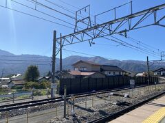 上高地を出る時間が早かったので順調に移動し、13:00時少し前に小淵沢へ戻ってきました。
予定より早い時間のあずさ号に変更し、早々に帰宅しました。
（小淵沢12:52⇒新宿14:42）