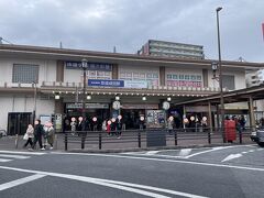 新宿から総武緩行線で秋葉原、京浜東北線で上野へ
そして京成上野駅から快速特急に乗り、京成成田駅に着きました
私は小学校：御茶ノ水、中学校：秋葉原、高校：京成大久保、大学：水道橋がそれぞれの最寄駅
妻も中学校・高校・短大の最寄駅が市ヶ谷でした
何だか過去を訪ねる旅みたいになりました