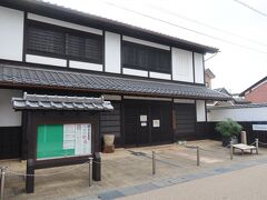 草津宿の中程にある草津宿街道交流館では草津宿の歴史などを紹介する資料が展示されており、楽しみにしていたのですが、年末年始は休館でした