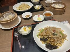 甘いの食べたらしょっぱい物が食べたいね
チェーン店らしいけど地元に無い
カジュアルな感じの中華レストラン
五目バリそばセット食べました

