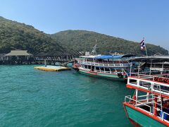 45分ほどでラン島に着きました！

海がめちゃくちゃきれいだー！