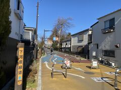 途中にある下河原緑道。
多摩川まで続いているようです。