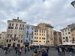 でその前は、Piazza della Rotonda