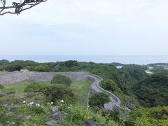 城内の一番高い場所から、
多分北側を見た景色。
風が吹き抜けて気持ちいい！