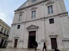 サン・ロケ教会。天正遣欧少年使節も訪れた教会で、内部にはフランシスコ・ザビエルに関する展示も。