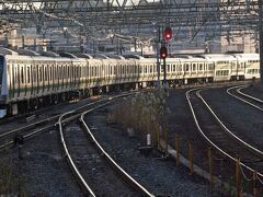 藤沢方面に向かう湘南新宿ライン下り　１５両編成。