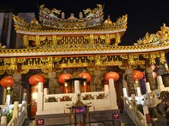 満腹のあとは関帝廟を訪問。商売の神。

みなさん満足されたようで・・・。

