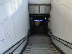 地下鉄で、桜木町まで移動します。