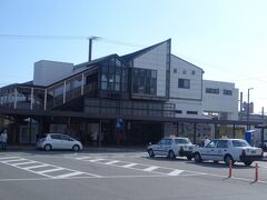 30分ほどで基山駅に到着
基山駅はもう佐賀県です！！
ここは続日本100名城の一つである基肄城跡の最寄り駅です
が、車を使ってもなかなかたどり着くのが難しい場所なので今回はスタンプだけ押しに基山町民会館へ
