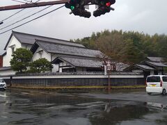 次は小泉八雲記念館へ。屋根が３段になっていて外から見て面白いです。中は、新しそうな綺麗な展示館でした。
小泉八雲の一生について勉強。日本へ来る前、世界の多くの国で様々な経験をされていたのですね。
奥様の手書きの日英単語帳がいいなあと思いました。