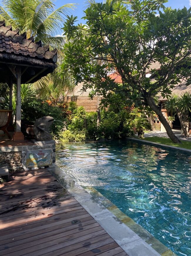 ホテルのプール