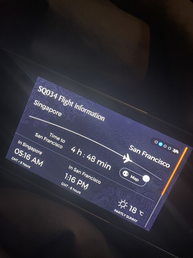 １４時間だったかしら、、１７時間？<br />長いんです、、食事は３回でるんですけど、、<br />二回にしてもらってちょうどよかったかも、、<br />あと５時間で、、着く、、もうかなり乗ってるんですけどね、、<br />シンガポールからＮＹＣなんて　更に４，５時間ですものね、、