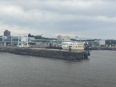 目が覚めたら港が見えてきました！